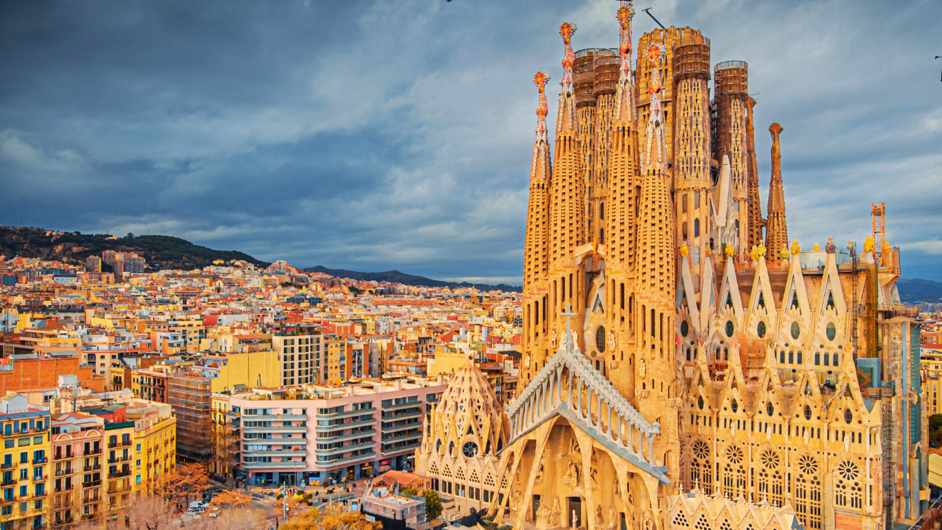 Experience the Magic of Spain with La Tomatina Festival – A Traventurs Adventure